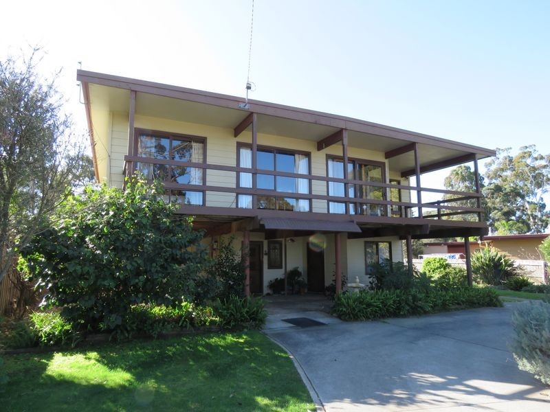 126 Newlands Drive, Paynesville VIC 3880