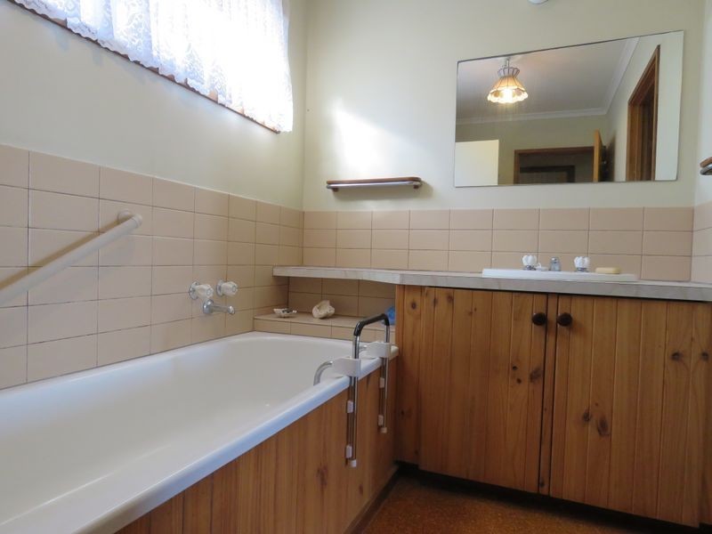 126 Newlands Drive, Paynesville VIC 3880