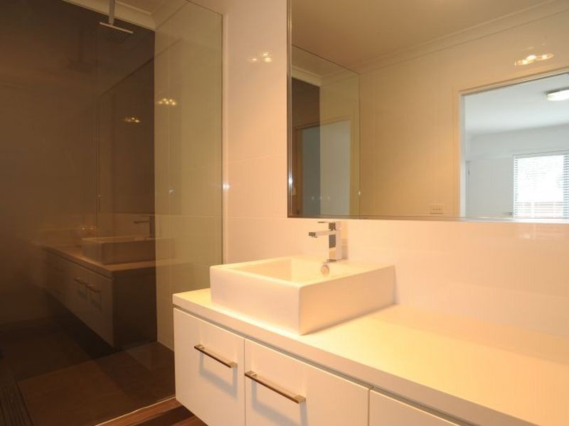 18 Heaths View, Paynesville VIC 3880