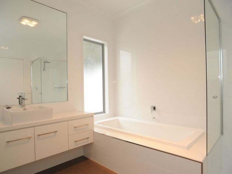 18 Heaths View, Paynesville VIC 3880