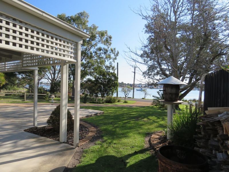 81 Western Boulevard, Raymond Island VIC 3880