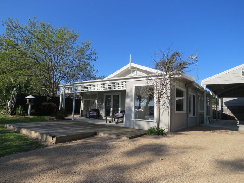 81 Western Boulevard, Raymond Island VIC 3880