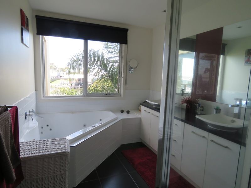 4 Admirals Quay, Paynesville VIC 3880