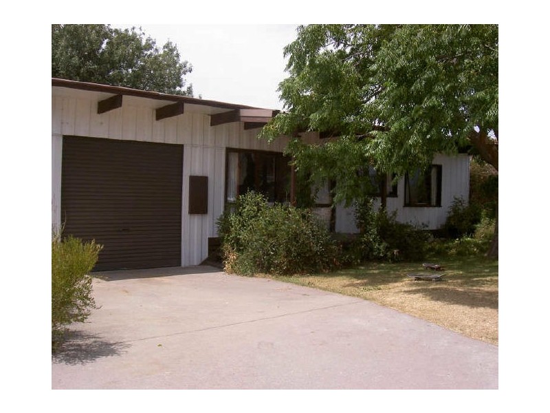 35 McMillan Grove, Paynesville VIC 3880