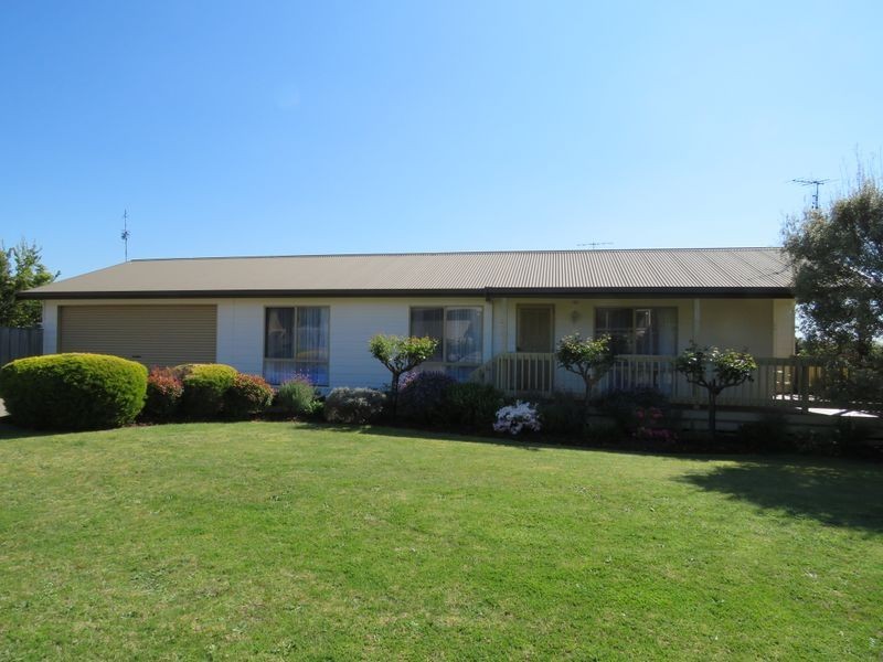 28 Bay Road, Eagle Point VIC 3878