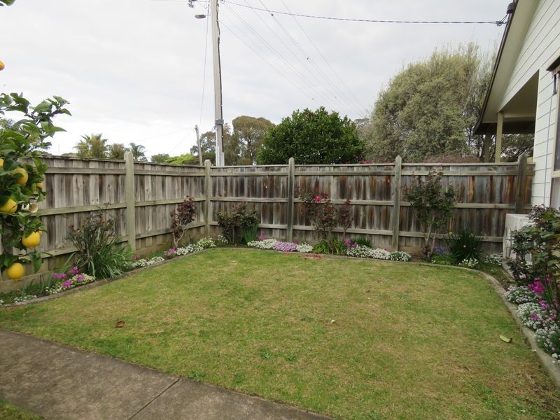 28 Bay Road, Eagle Point VIC 3878