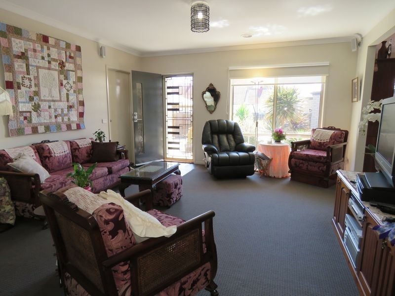 2/30 Toonalook Parade, Paynesville VIC 3880