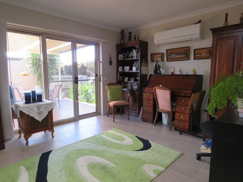 2/30 Toonalook Parade, Paynesville VIC 3880