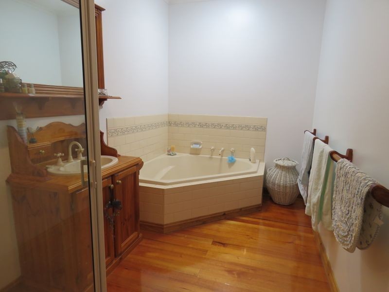 2 Kellina Court, Paynesville VIC 3880