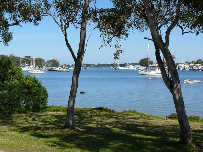 51 Western Boulevard, Raymond Island VIC 3880