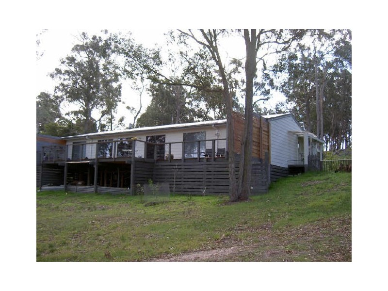 206 Jones Road, Eagle Point VIC 3878