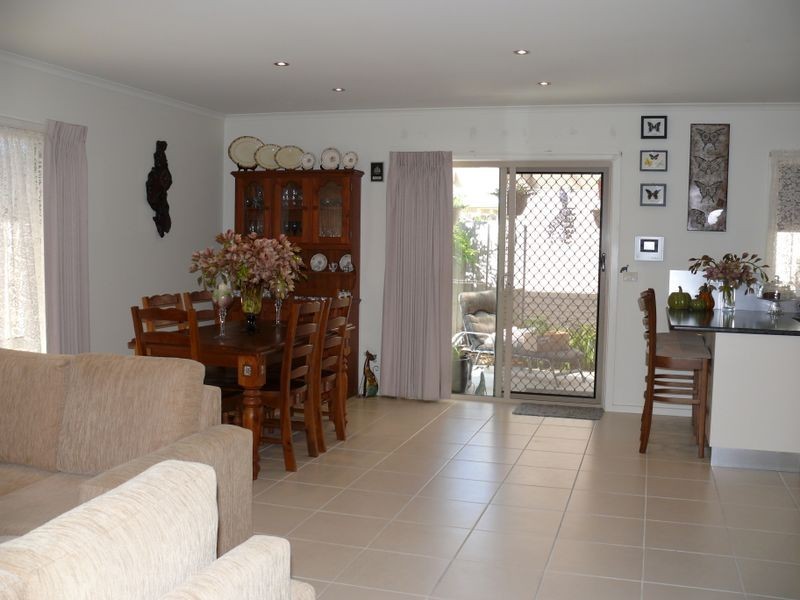 1/30 Toonalook Parade, Paynesville VIC 3880