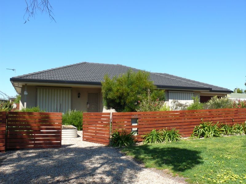 1/30 Toonalook Parade, Paynesville VIC 3880