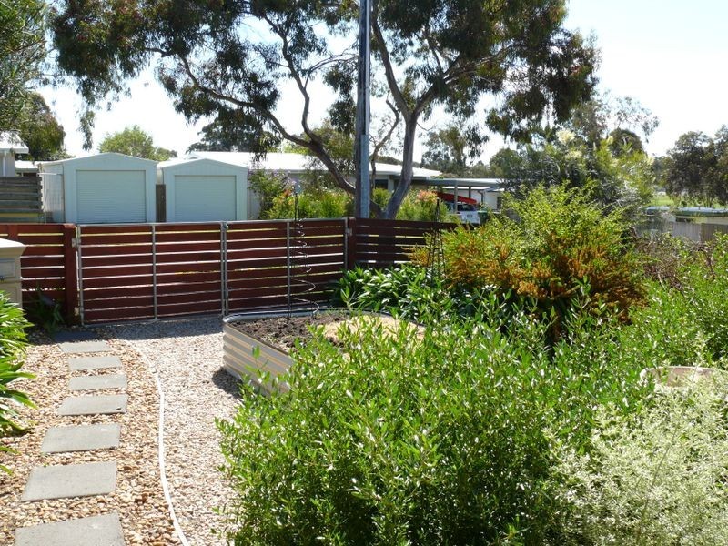 1/30 Toonalook Parade, Paynesville VIC 3880