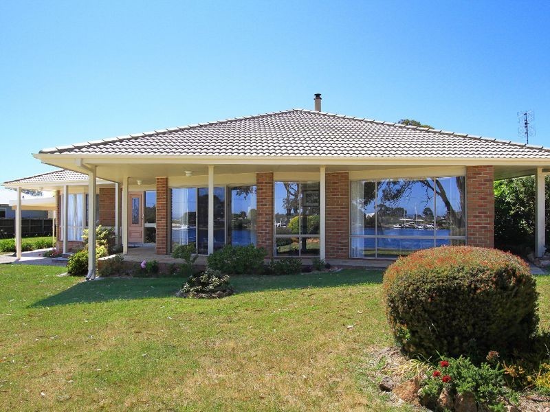135 Western Boulevard, Raymond Island VIC 3880