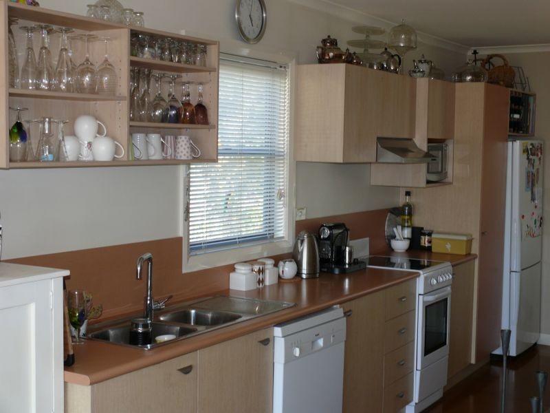 76 Eighth Avenue, Raymond Island VIC 3880