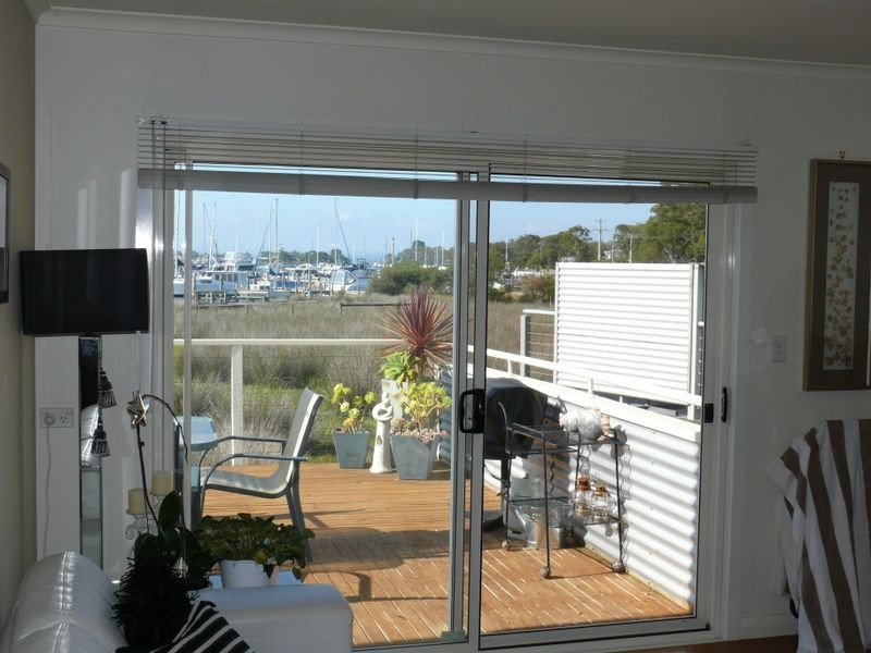 76 Eighth Avenue, Raymond Island VIC 3880