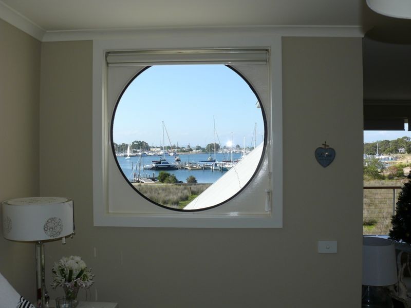 76 Eighth Avenue, Raymond Island VIC 3880