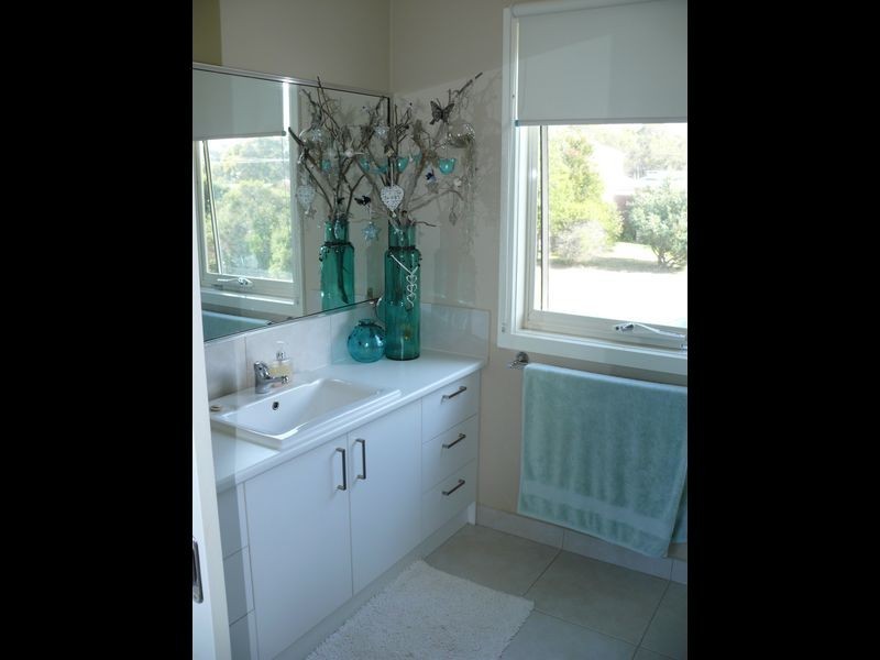 76 Eighth Avenue, Raymond Island VIC 3880