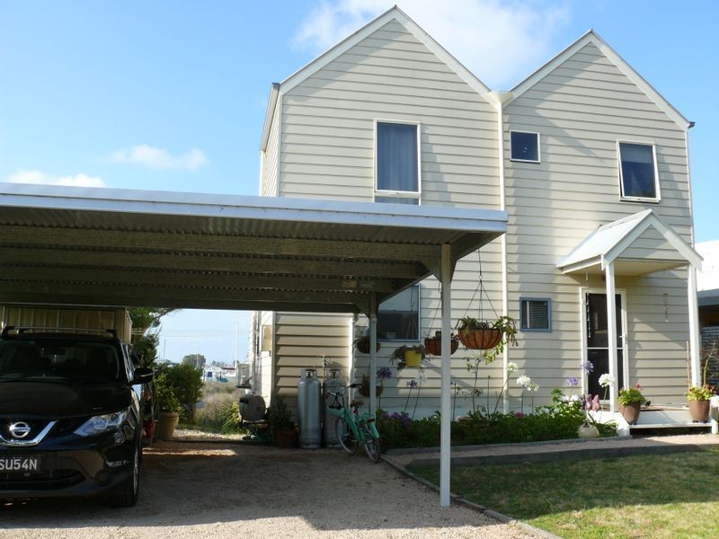 76 Eighth Avenue, Raymond Island VIC 3880