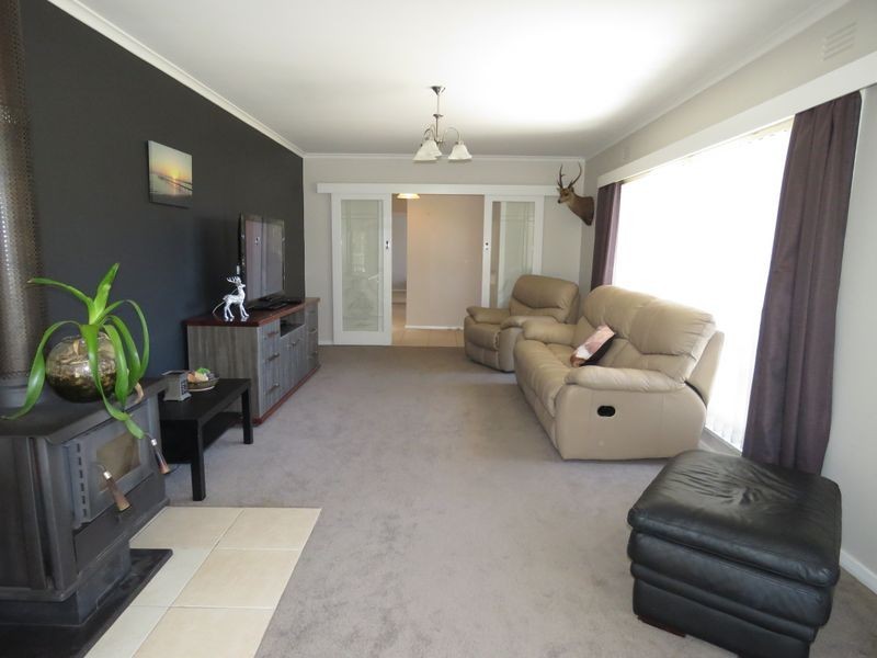 35 School Road, Eagle Point VIC 3878