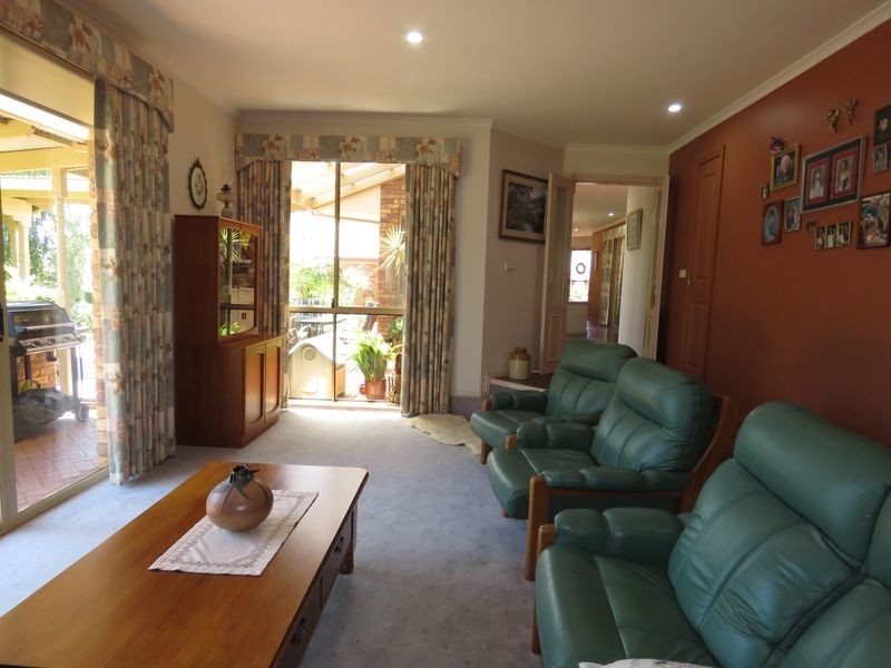 8 Hakea Court, Paynesville VIC 3880