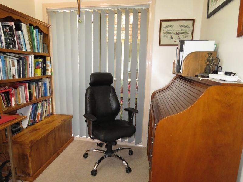 8 Hakea Court, Paynesville VIC 3880