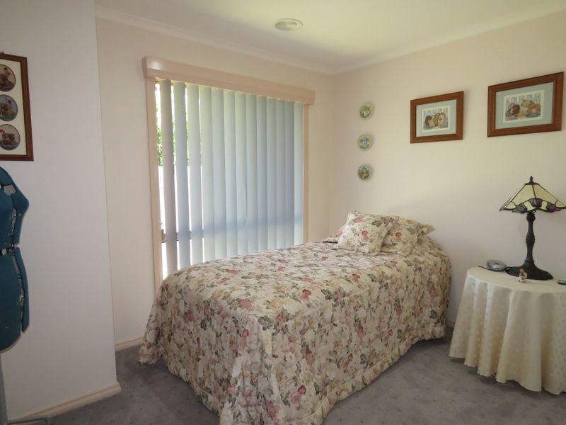 8 Hakea Court, Paynesville VIC 3880