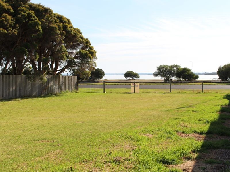 10 Marina Drive, Paynesville VIC 3880