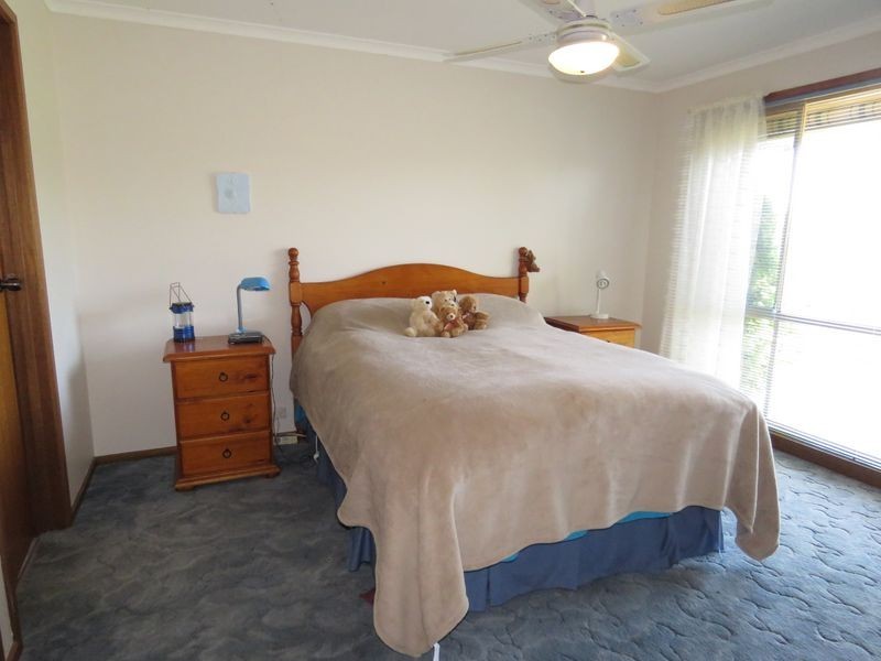 18 Waratah Avenue, Paynesville VIC 3880