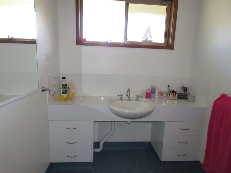 18 Waratah Avenue, Paynesville VIC 3880