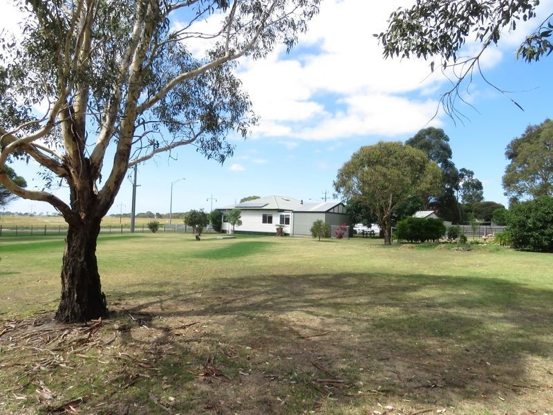 68 Eagle Point Road, Eagle Point VIC 3878