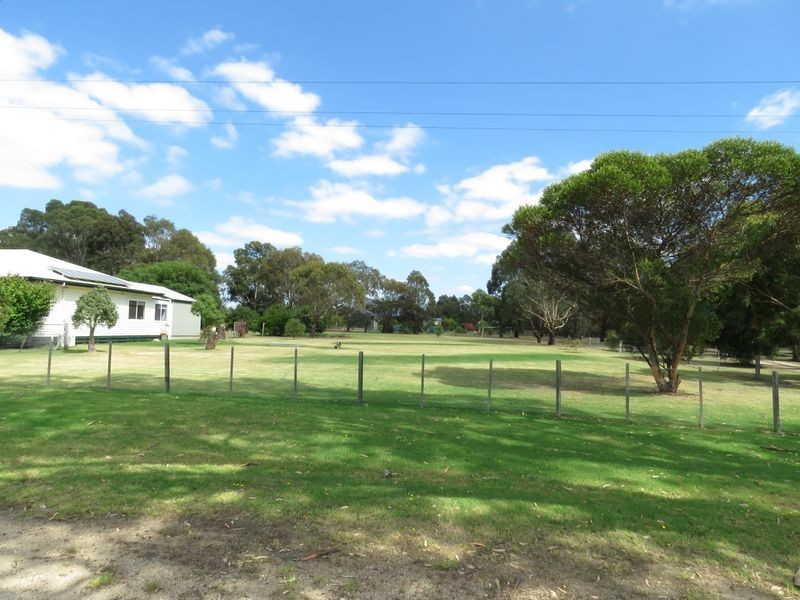 68 Eagle Point Road, Eagle Point VIC 3878