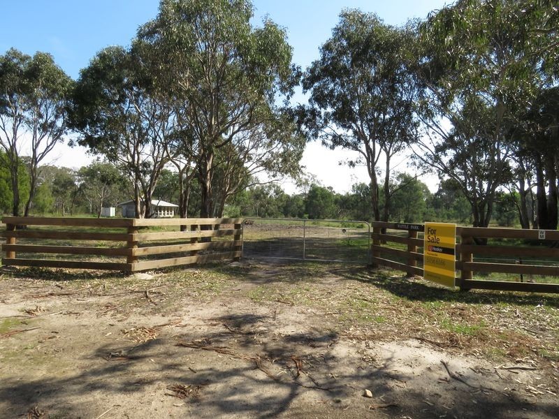 15 Centre Road, Raymond Island VIC 3880