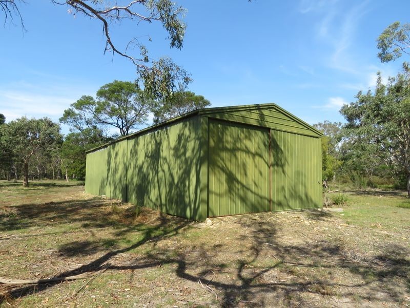 15 Centre Road, Raymond Island VIC 3880