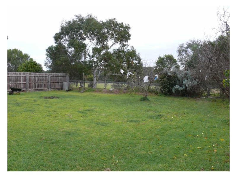 8 Forge Creek Road, Eagle Point VIC 3878