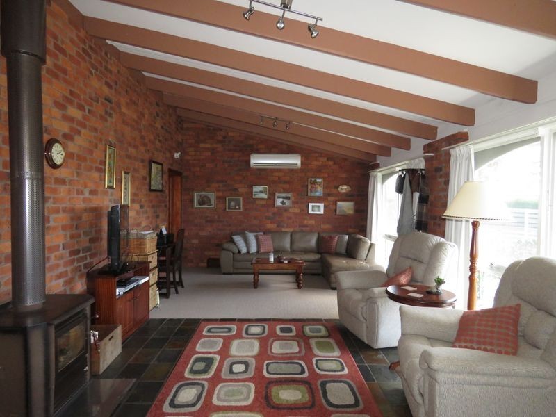 18 Crown Ridge Avenue, Newlands Arm VIC 3875