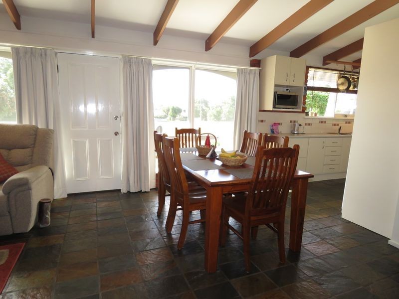 18 Crown Ridge Avenue, Newlands Arm VIC 3875