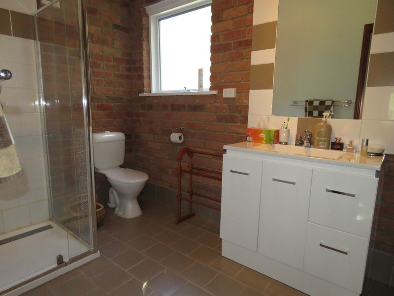 18 Crown Ridge Avenue, Newlands Arm VIC 3875