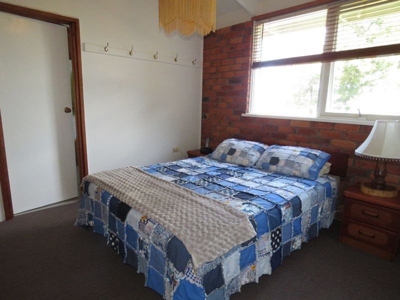 18 Crown Ridge Avenue, Newlands Arm VIC 3875