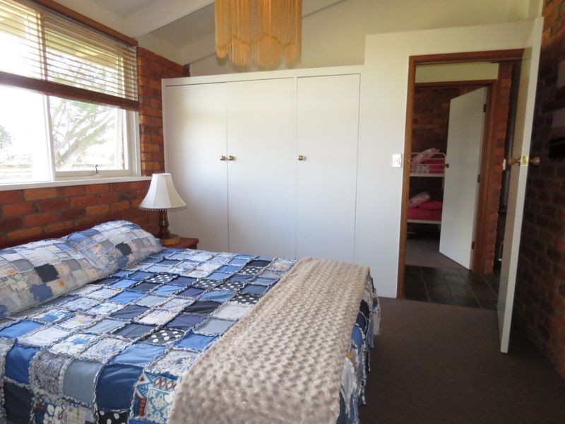 18 Crown Ridge Avenue, Newlands Arm VIC 3875