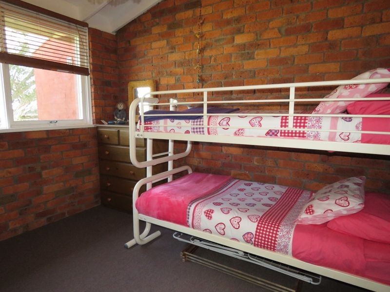 18 Crown Ridge Avenue, Newlands Arm VIC 3875