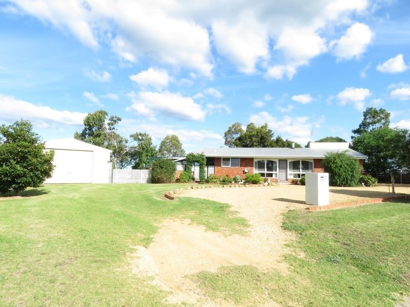 18 Crown Ridge Avenue, Newlands Arm VIC 3875