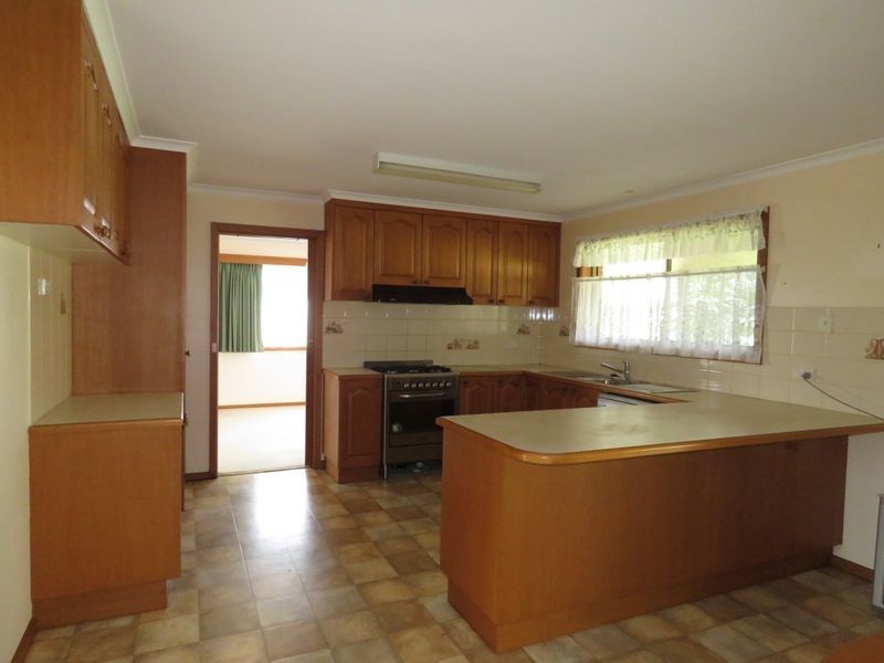 27 Simpson Drive, Newlands Arm VIC 3875