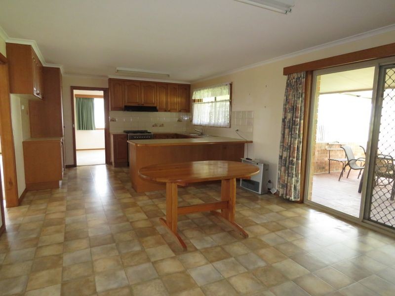 27 Simpson Drive, Newlands Arm VIC 3875