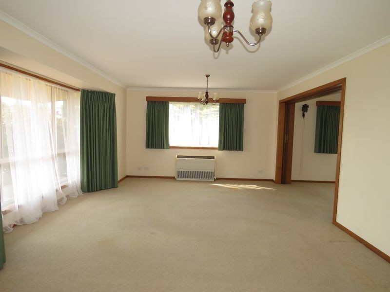 27 Simpson Drive, Newlands Arm VIC 3875