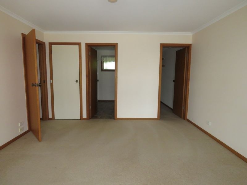27 Simpson Drive, Newlands Arm VIC 3875