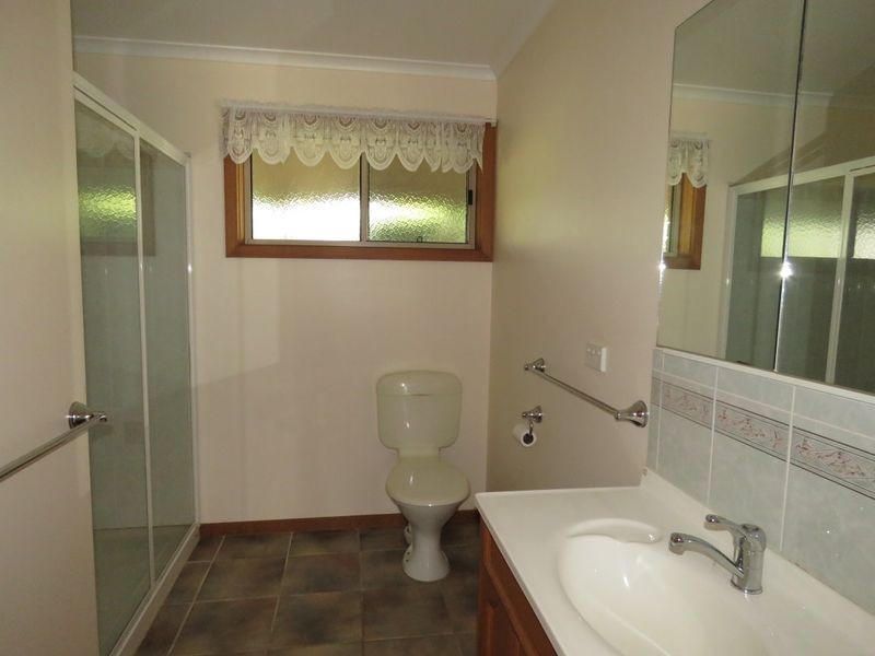 27 Simpson Drive, Newlands Arm VIC 3875