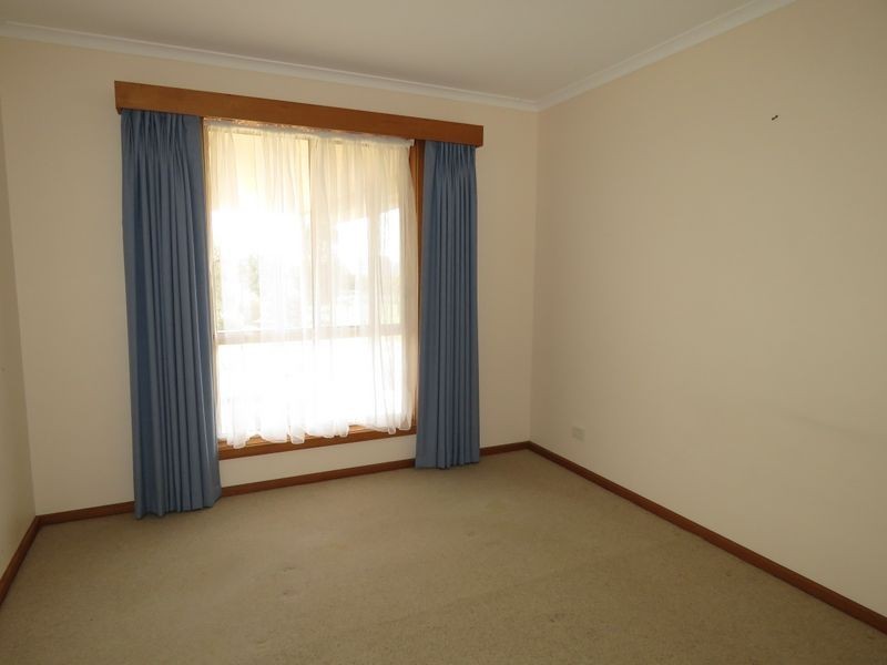 27 Simpson Drive, Newlands Arm VIC 3875