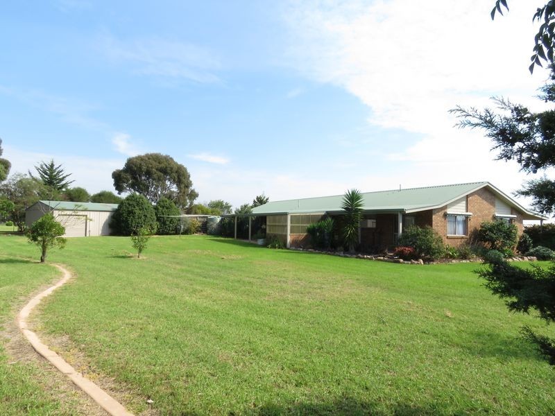 27 Simpson Drive, Newlands Arm VIC 3875